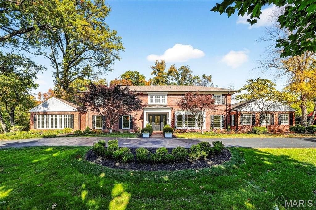 11 Fordyce Ln, Ladue