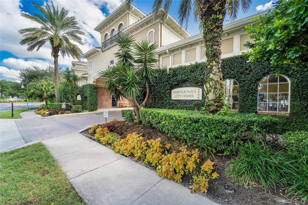 501 Knights Run Ave Apt 6101, Tampa