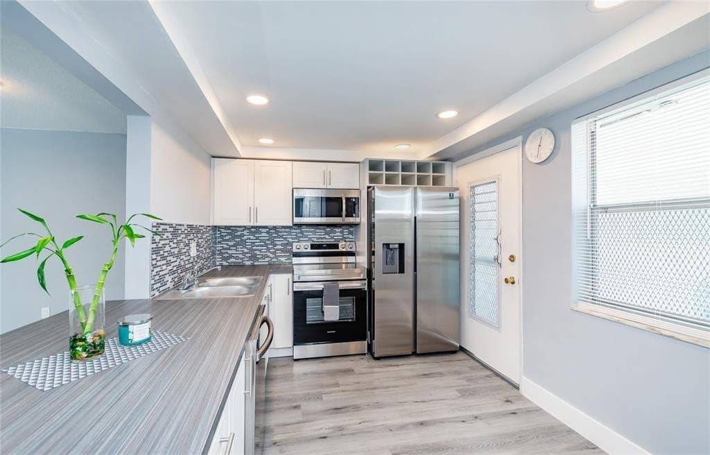 1101 NE 191st St Unit H301