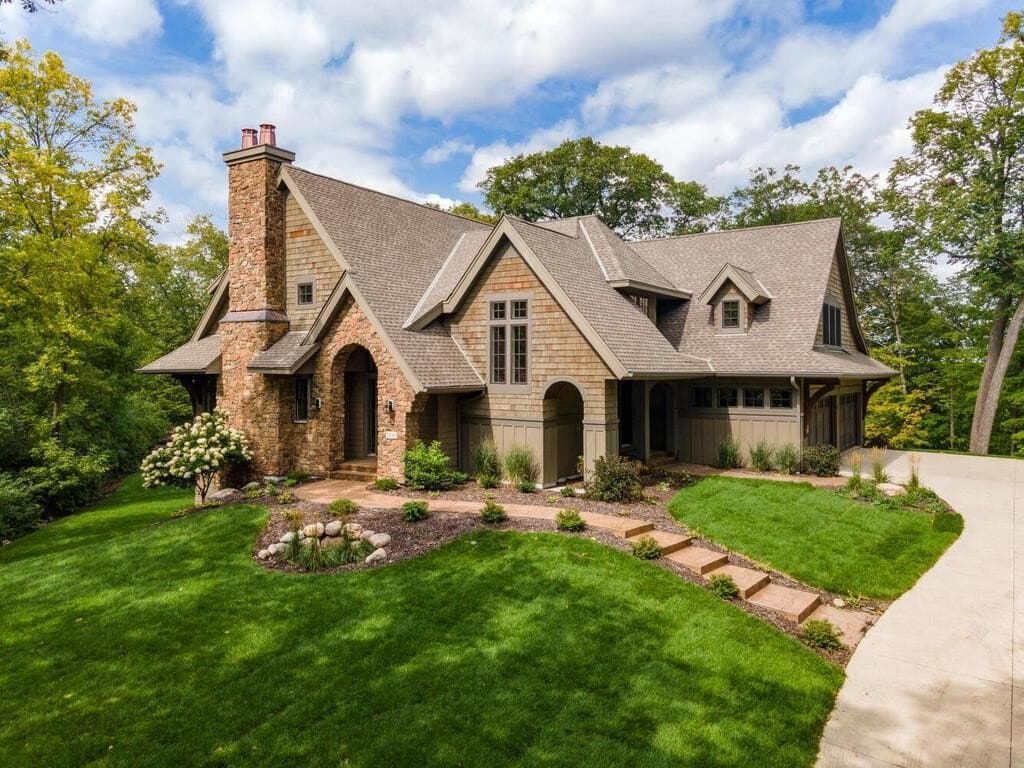 1516 Brightwood Dr, Wayzata