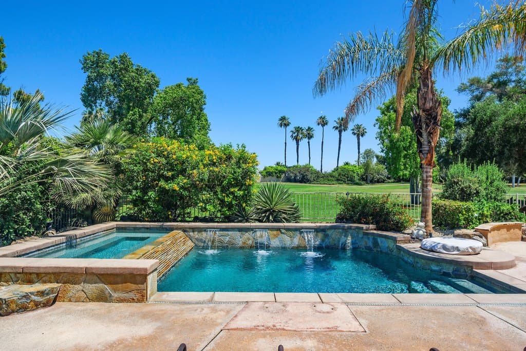 99 Kavenish Dr, Rancho Mirage