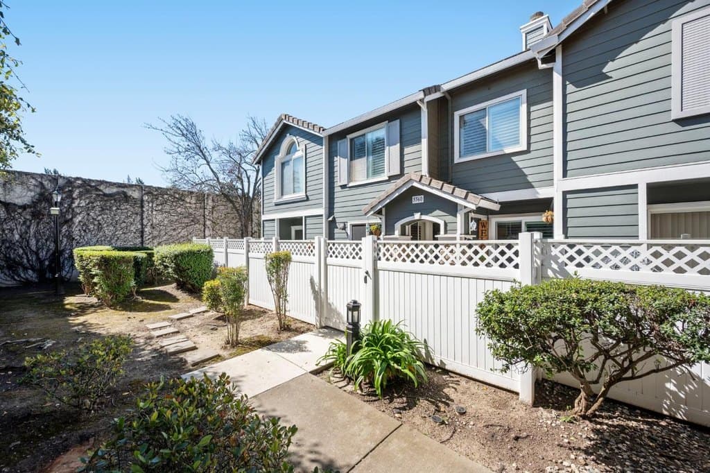 5560 Cosmos Cmn, Fremont