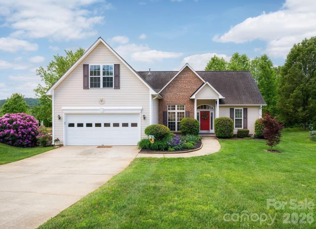 102 W Farm Creek Dr, Asheville