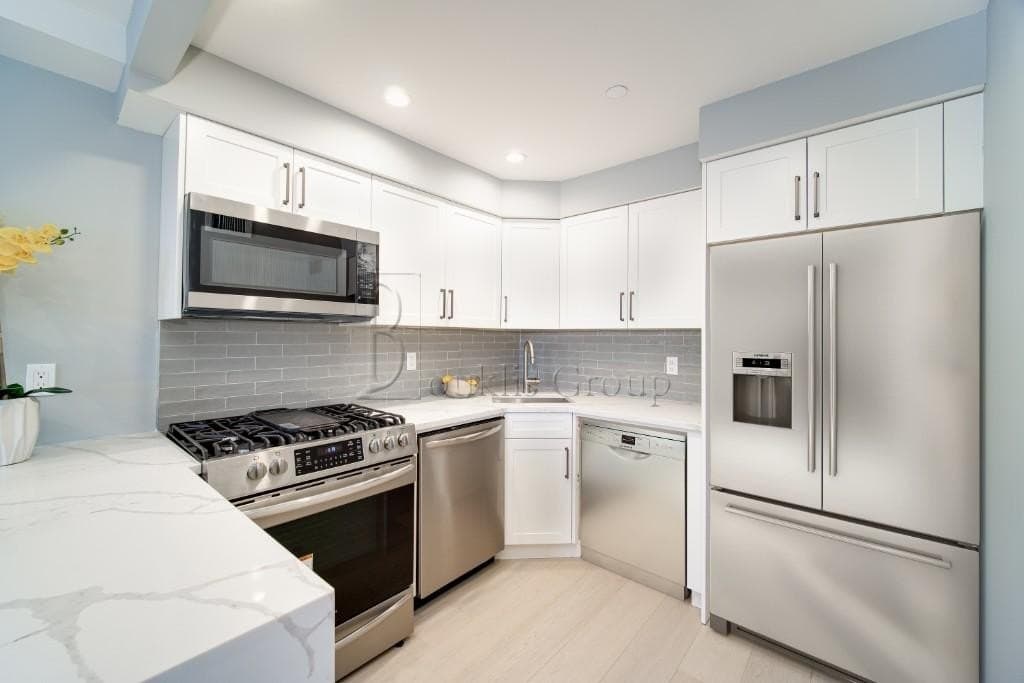 25-74 34th St Unit 2A