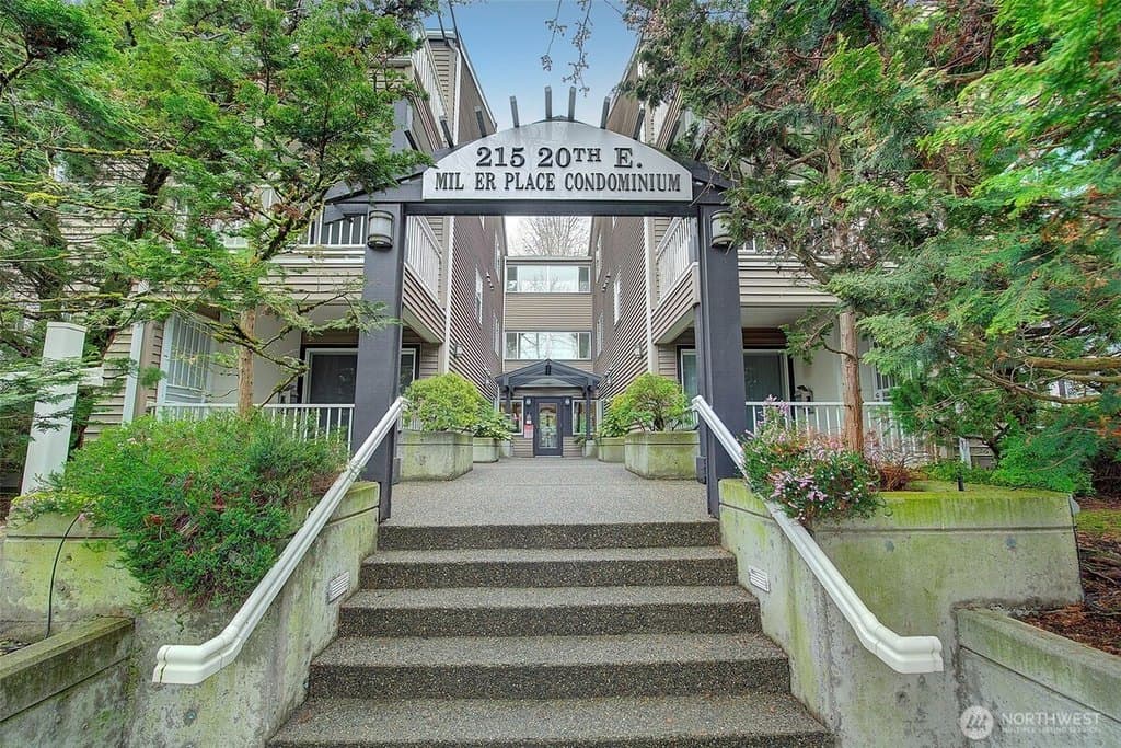 215 20th Ave E Apt 307