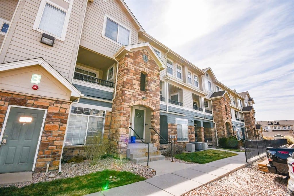 479 Black Feather Loop Apt 319, Castle Rock