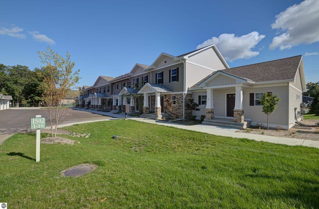 1502 Simsbury St Apt 4, Traverse City