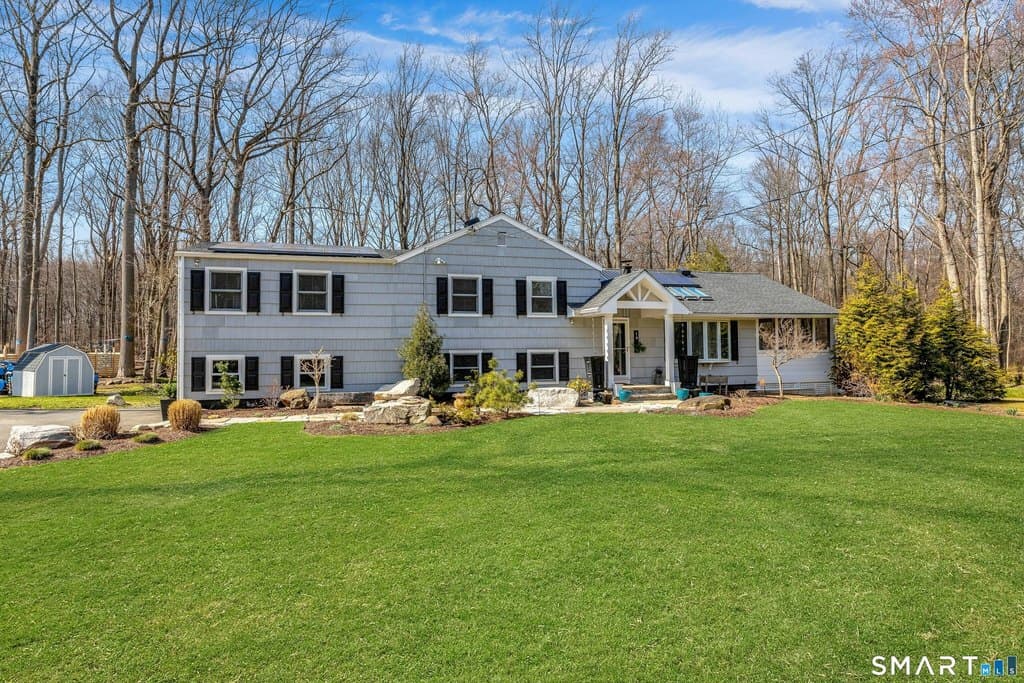 19 Half Mile Cmn, Westport