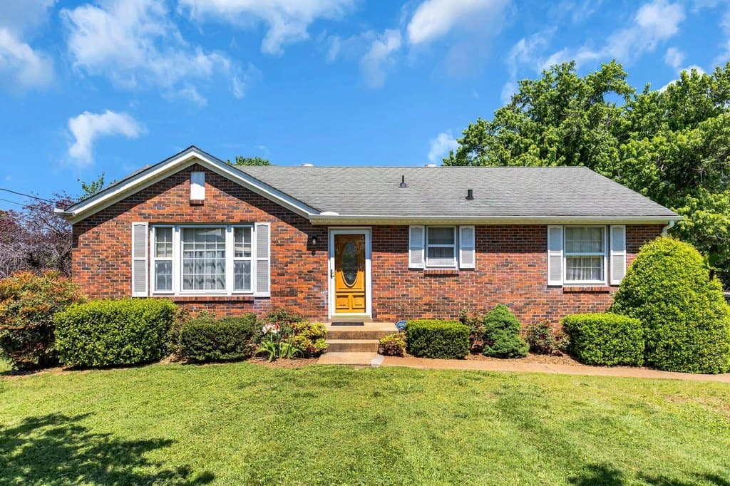 2128 Elm Hill Pike