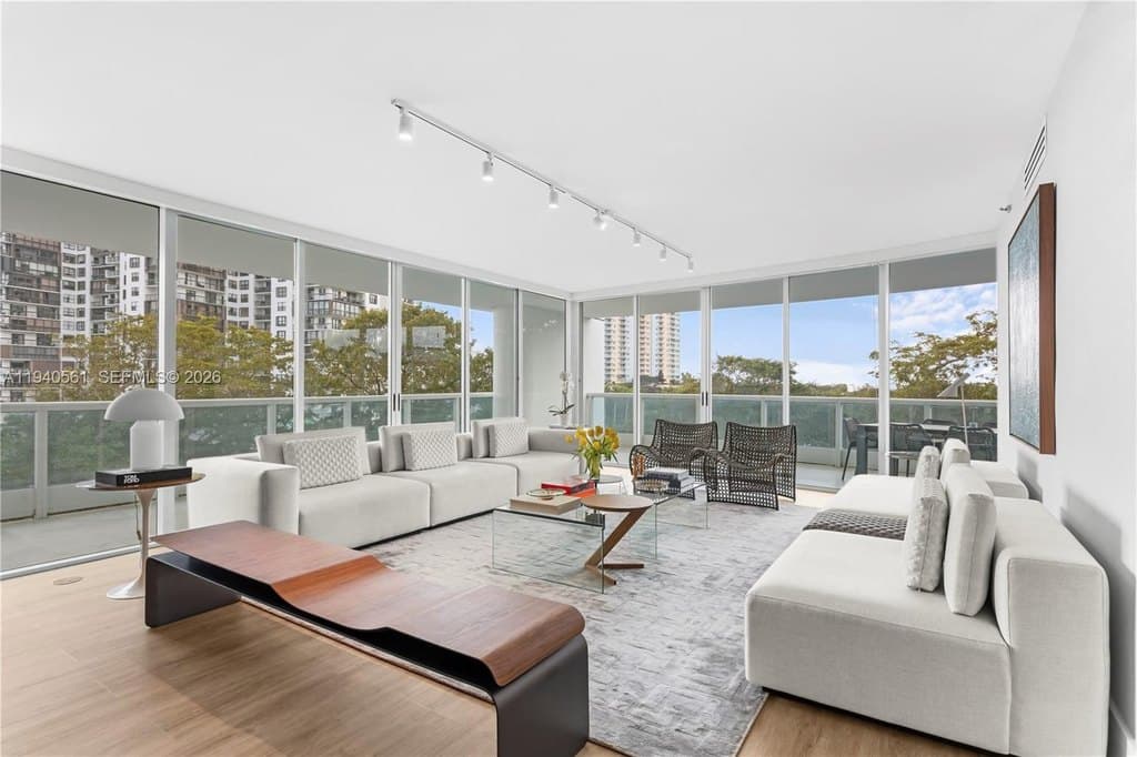 2127 Brickell Ave Apt 705