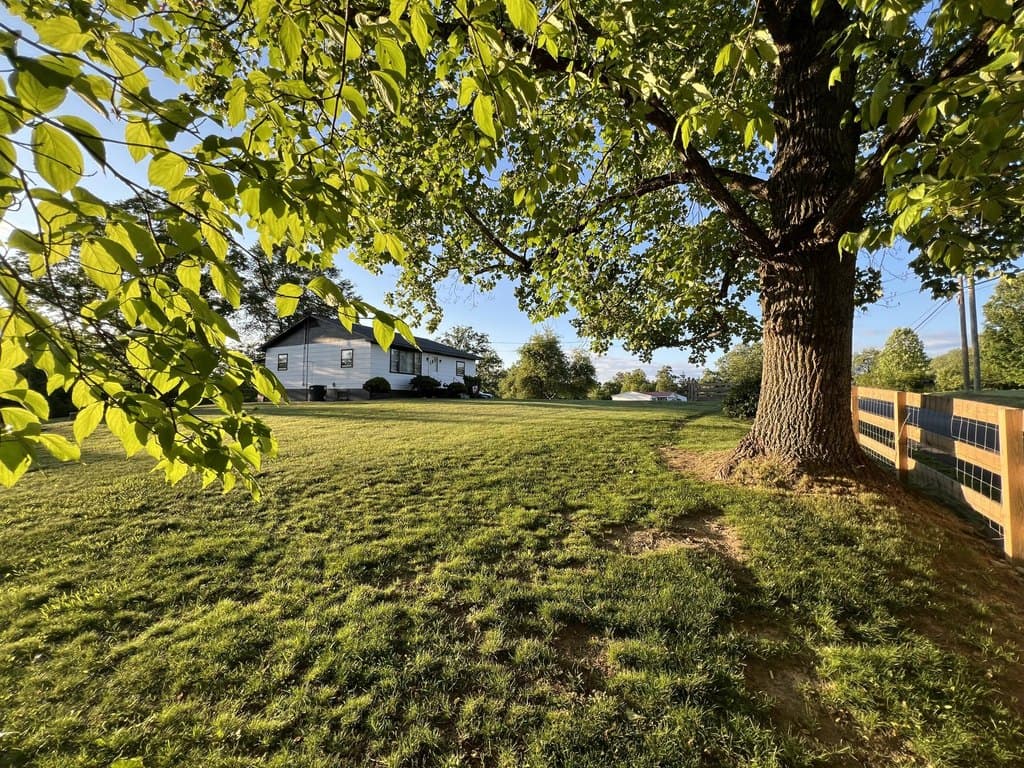 737 Brush Rd, Lewisburg