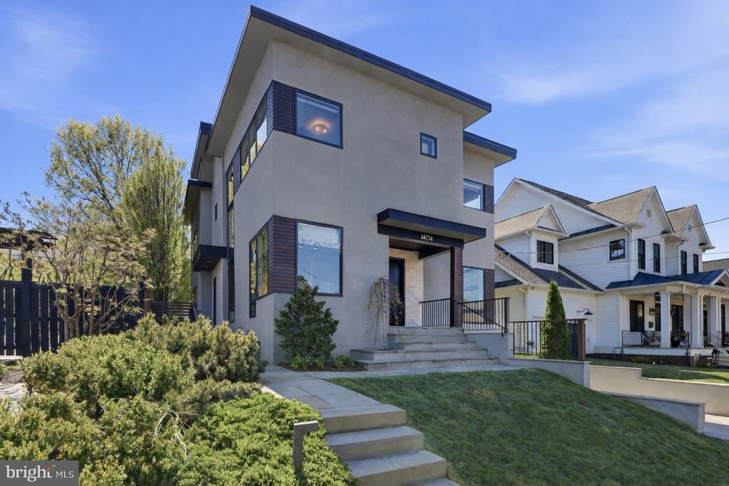 1404 N Herndon St, Arlington