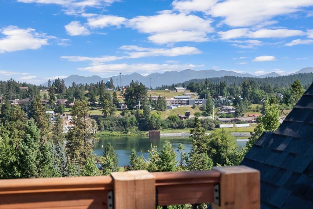 215 Whisper Ridge Dr, Bigfork