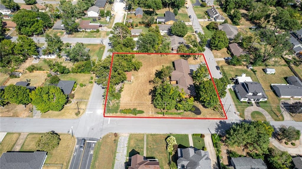 716 Jefferson St, Bentonville