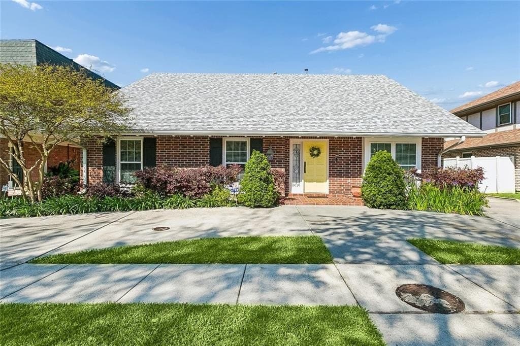 4728 Chateau Dr, Metairie