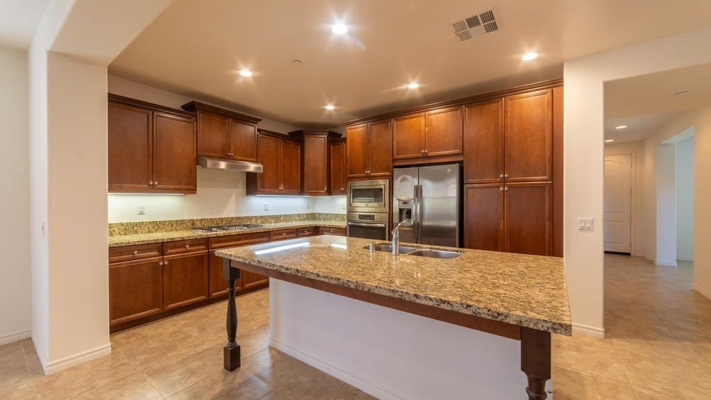 570 Calle Vibrante, Palm Desert