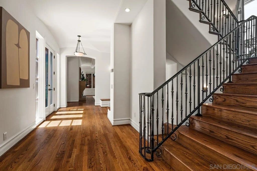 1631 Mimulus Way, La Jolla