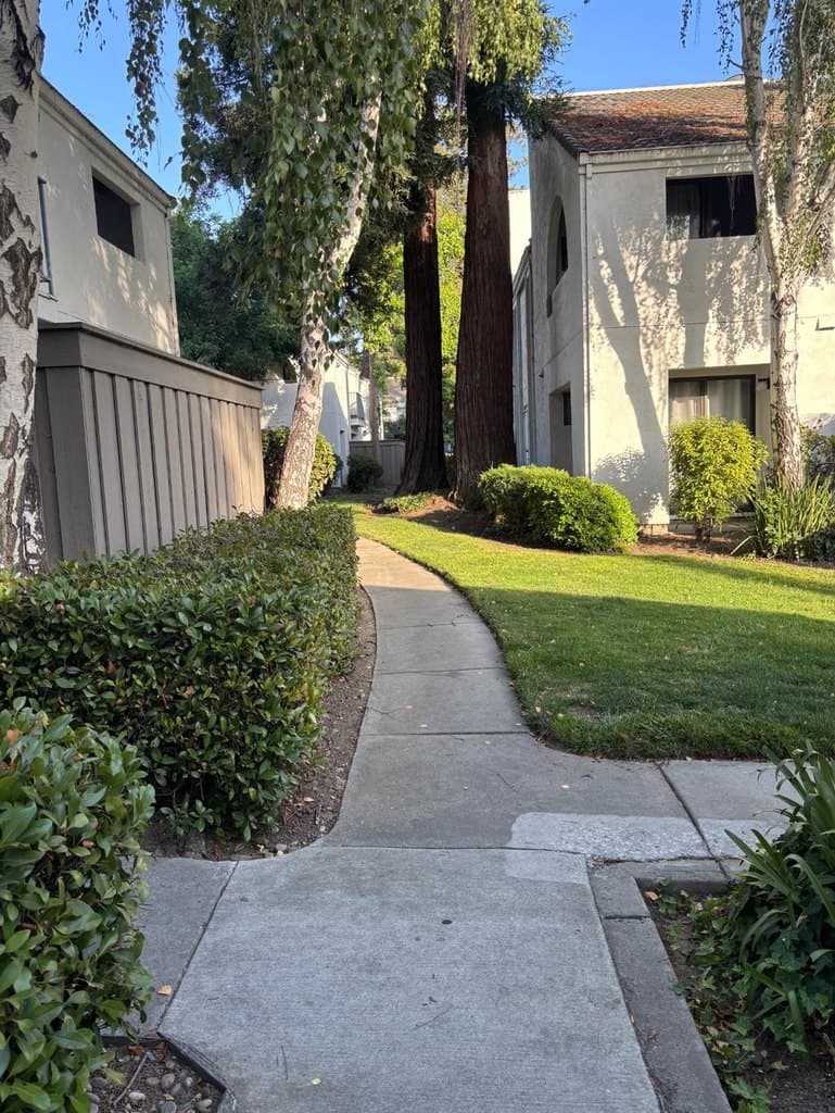 1055 N Capitol Ave Apt 180, San Jose