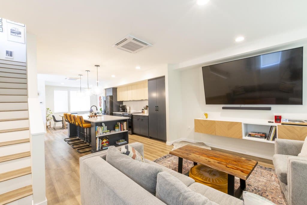 410 N River St Apt 10, Hailey