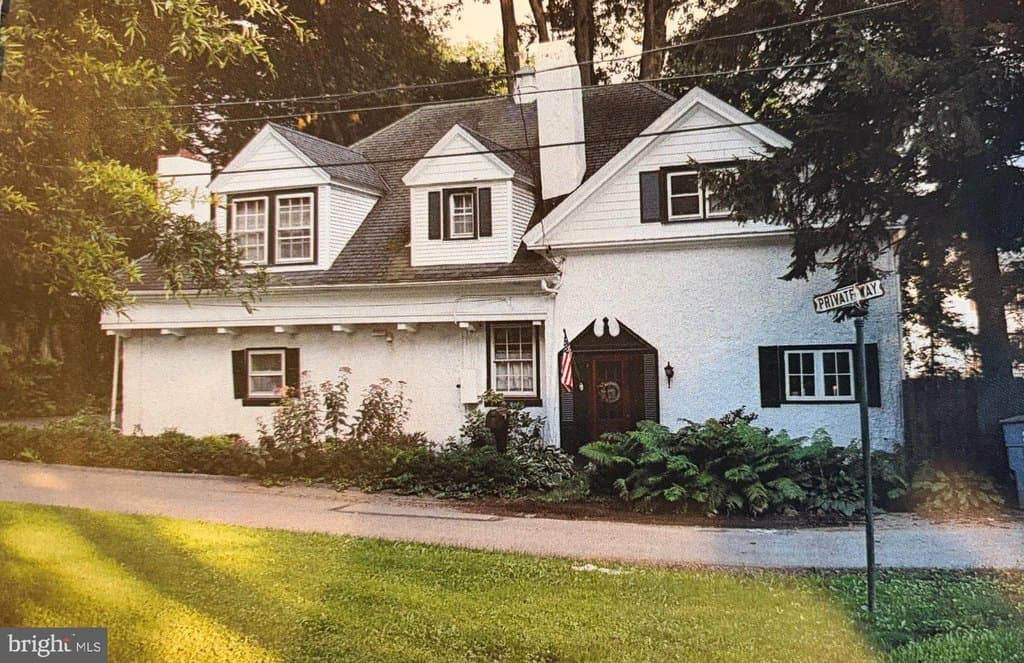 1 Private Way, Wayne