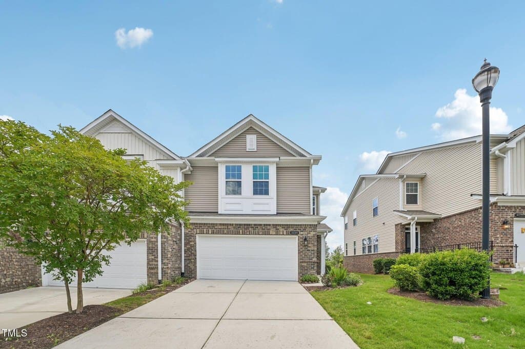1534 Glenwater Dr, Cary