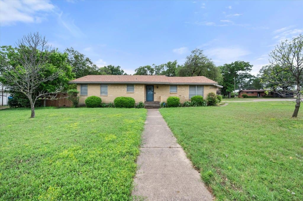 2266 Myrtlewood Dr, Dallas