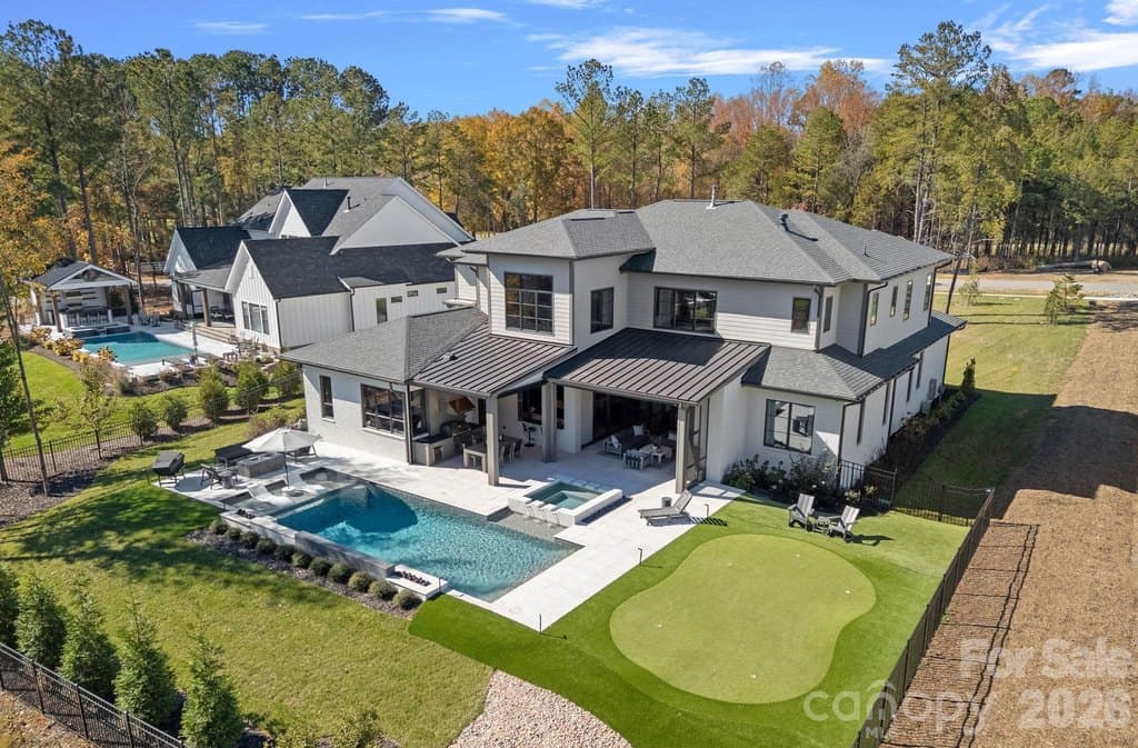 21119 Vandrake Cir, Davidson