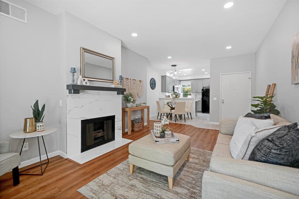 3530 Oakwood Ter Apt 102, Fremont