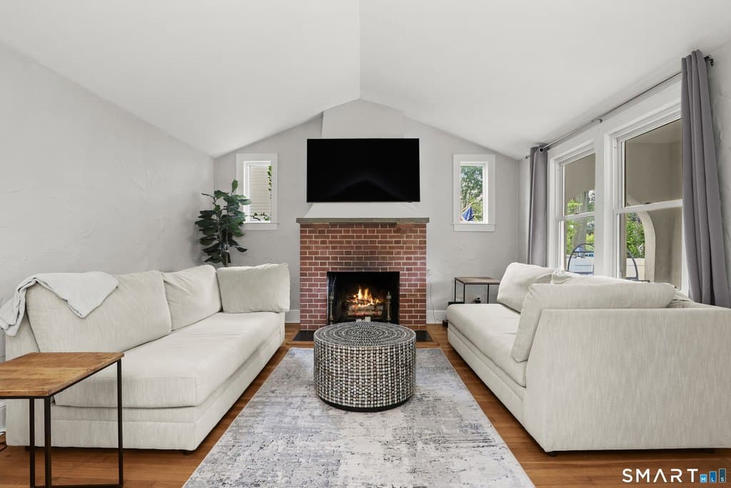 11 Rex St, Greenwich