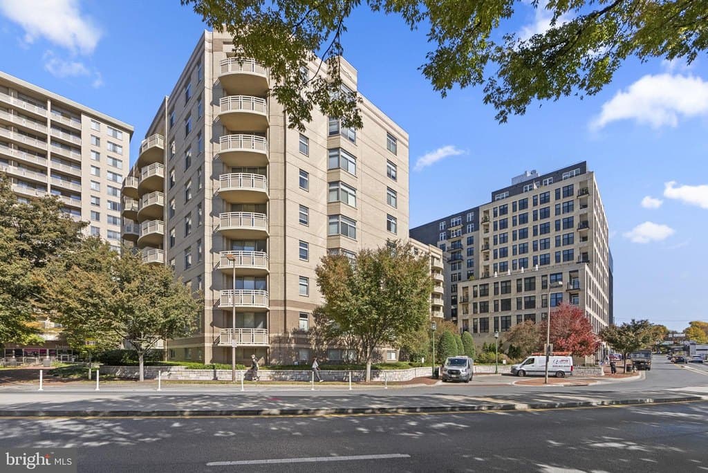 7111 Woodmont Ave Apt 108, Bethesda