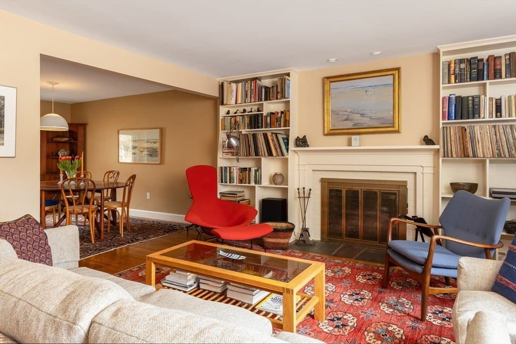 11 Kent Sq, Brookline