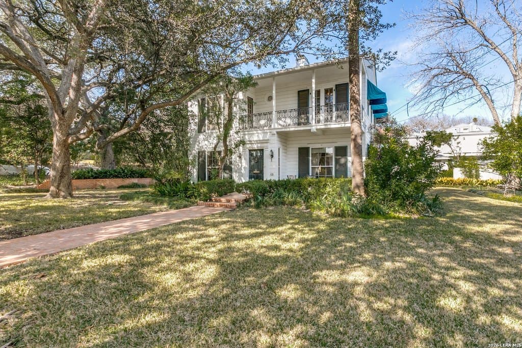 131 Mary D Ave, Alamo Heights