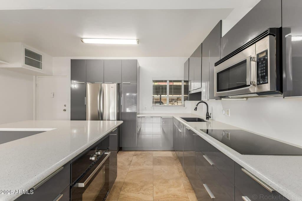 351 E Thomas Rd Unit D104