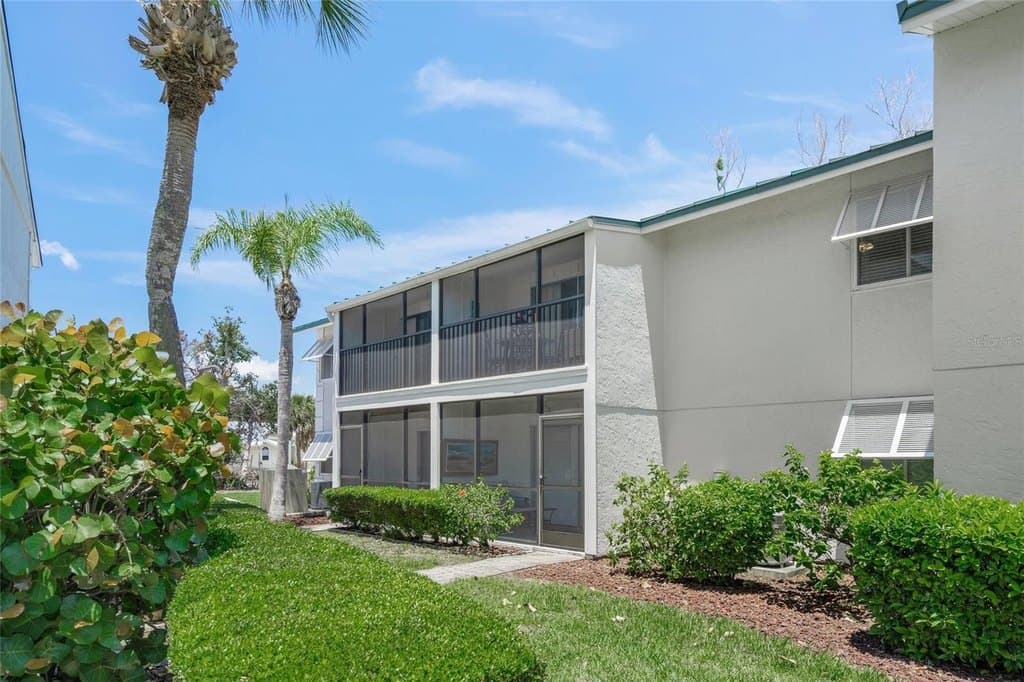 5681 Midnight Pass Rd Apt 104, Sarasota