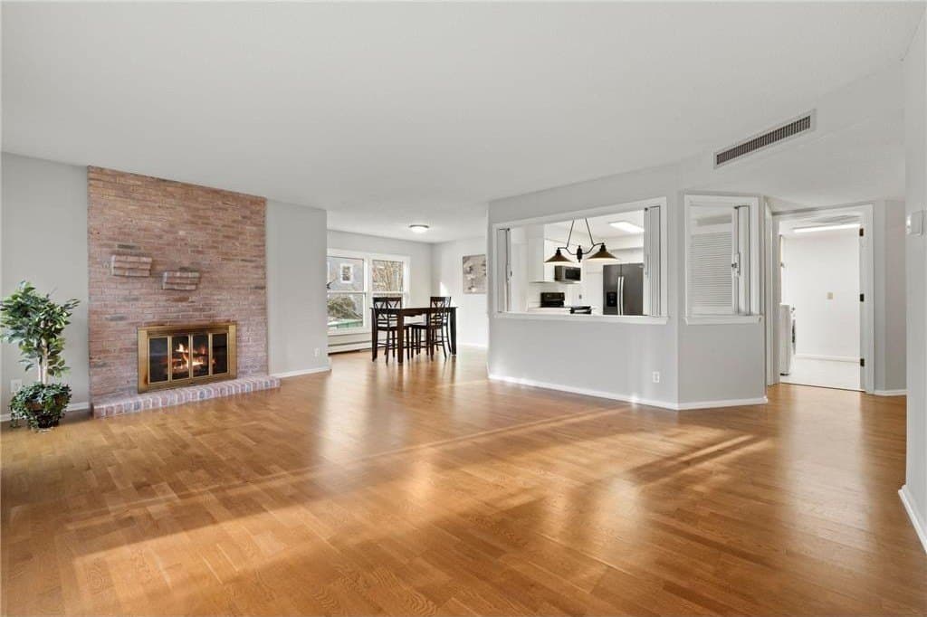 3030 Saint Albans Mill Rd Apt 115, Minnetonka