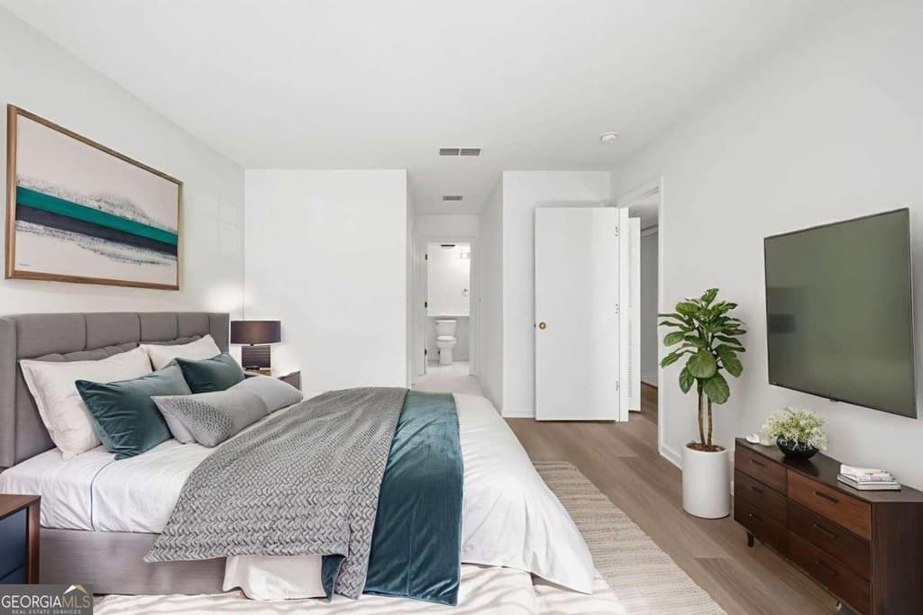 4053 Whitehall Way, Alpharetta