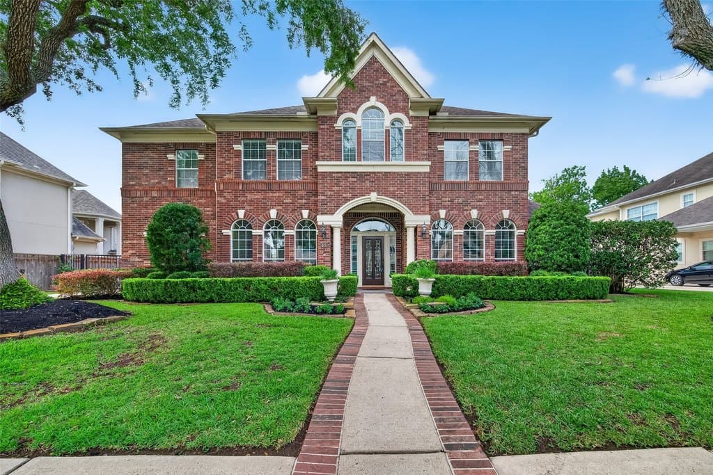 15 Stonecliff Cir, Sugar Land