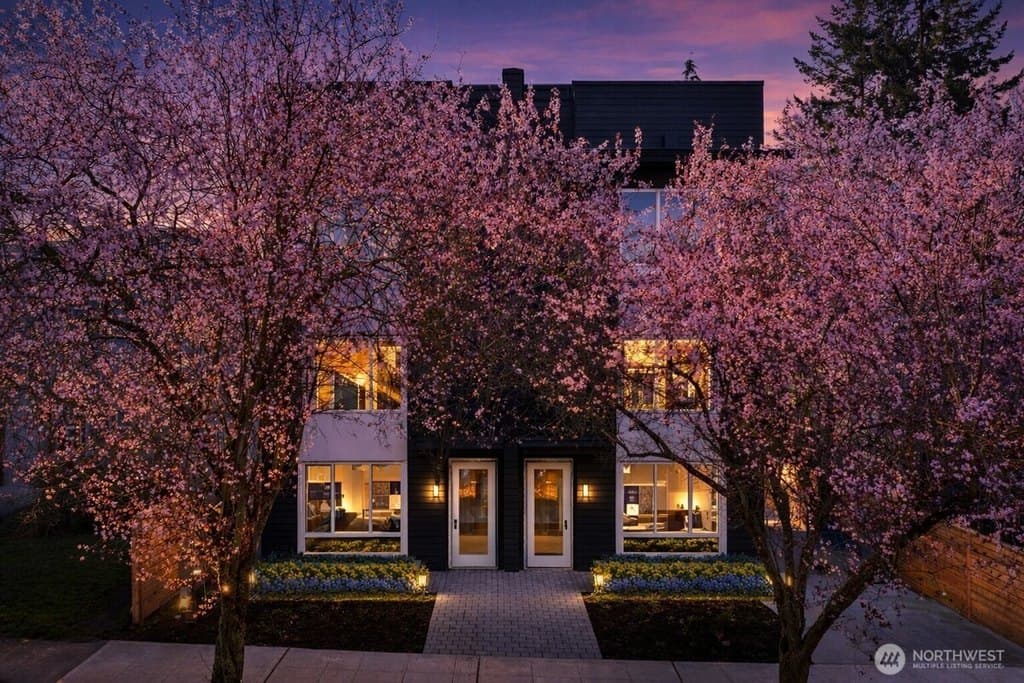 3407A Nw Market St, Seattle