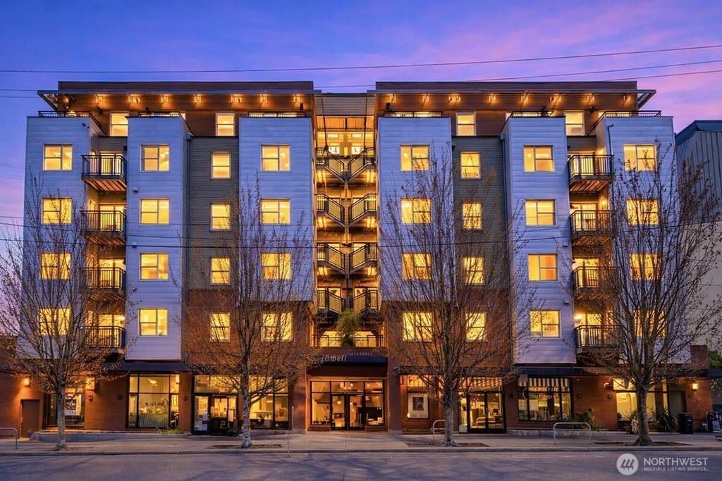 1026 NE 65th St Unit A302