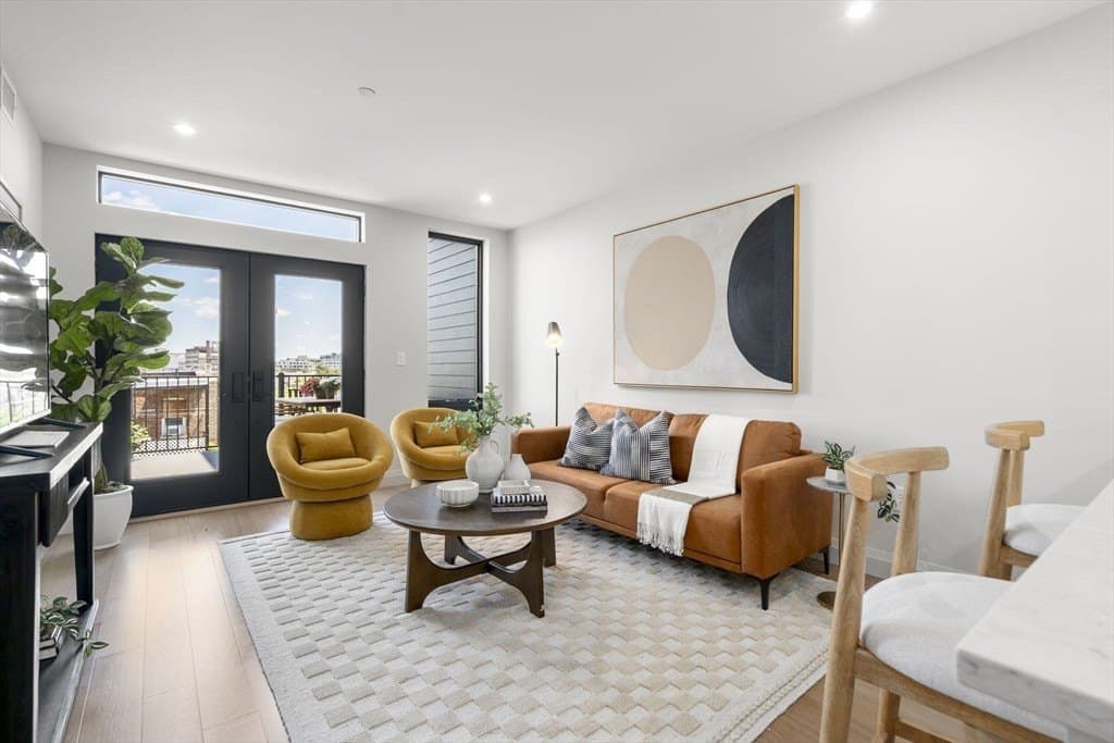 100 Lincoln St Unit 305U