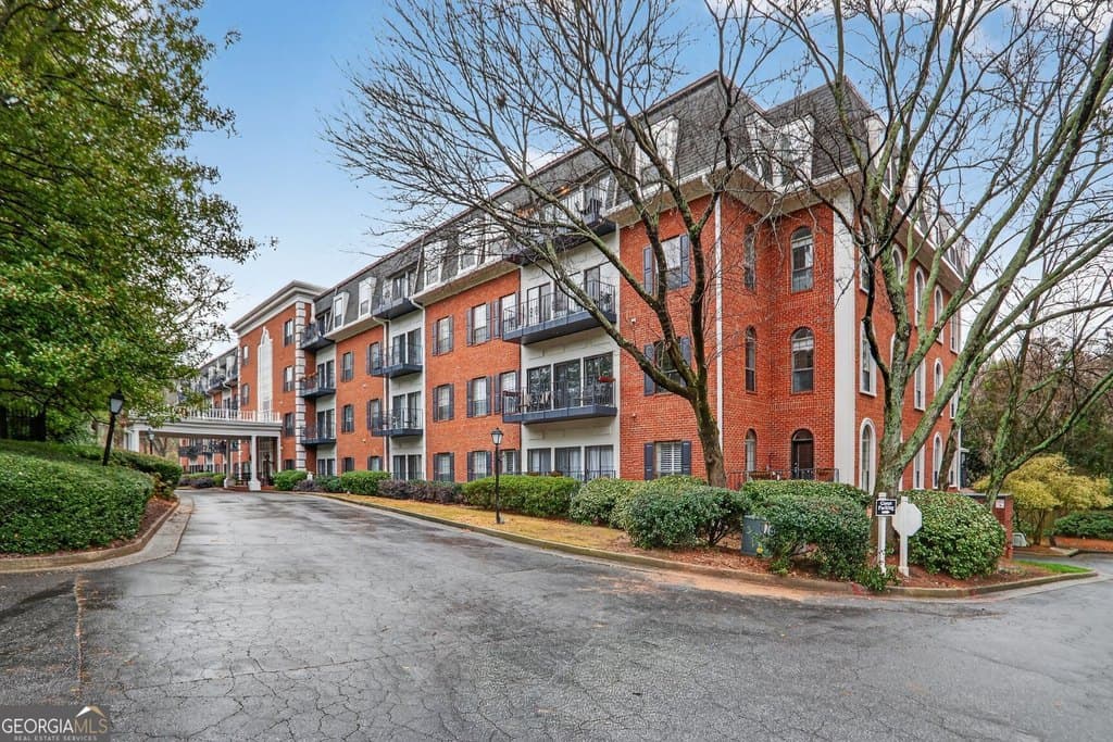 2921 Lenox Rd NE Apt 413