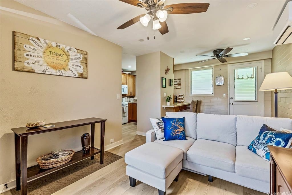 75 Kihapai St Apt 3, Kailua