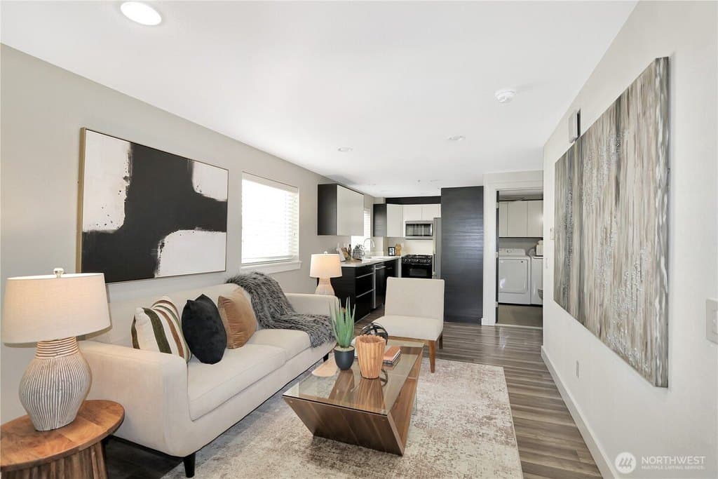 1533 18th Ave S Apt 5