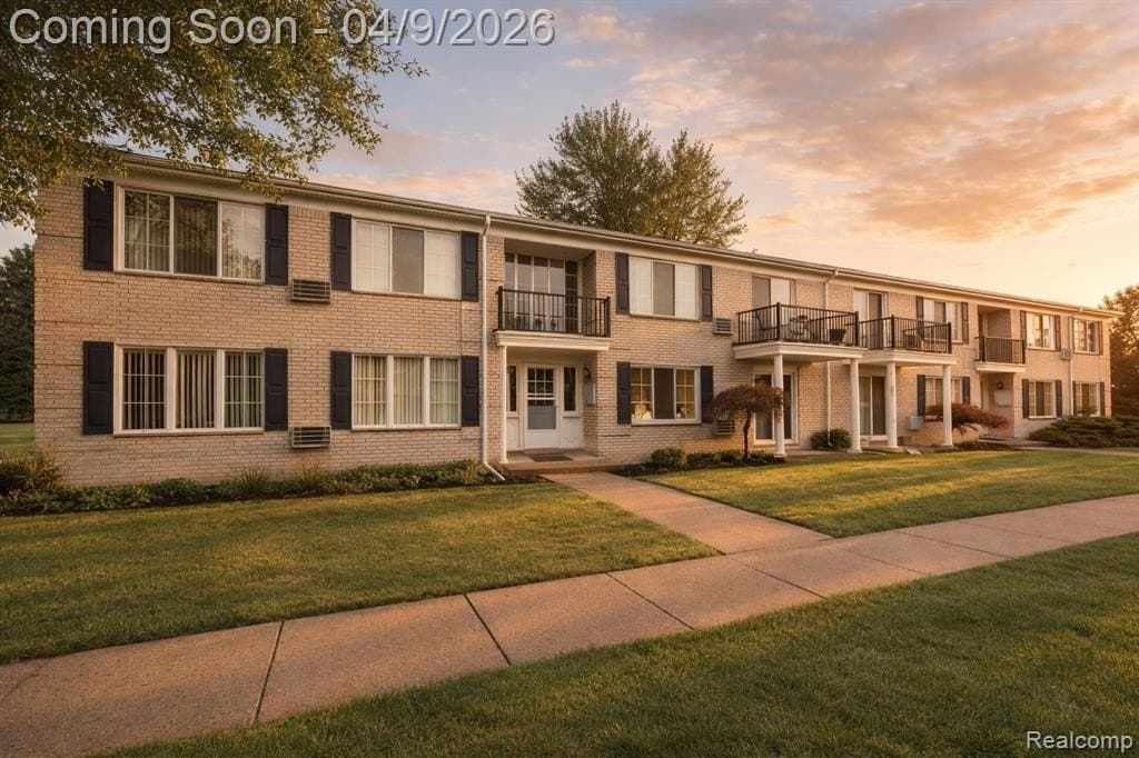 100 W Hickory Grove Rd Apt A2, Bloomfield Hills