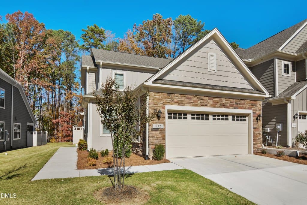 832 Money Island Pl, Cary