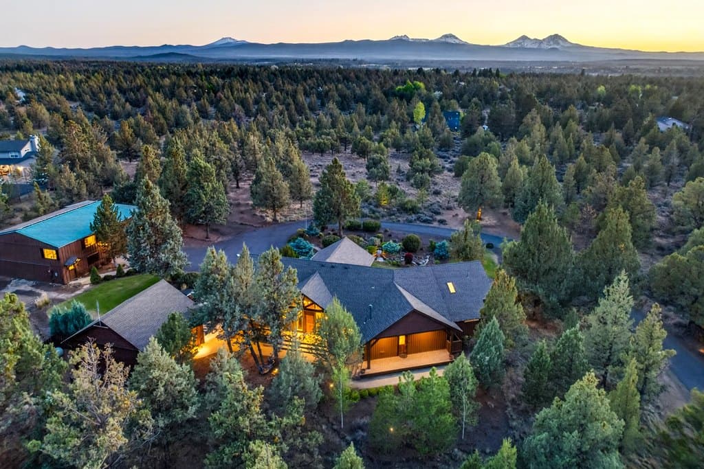 64145 Hunnell Rd, Bend