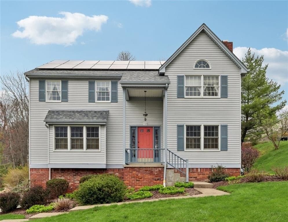 102 Cool Springs Dr, Sewickley