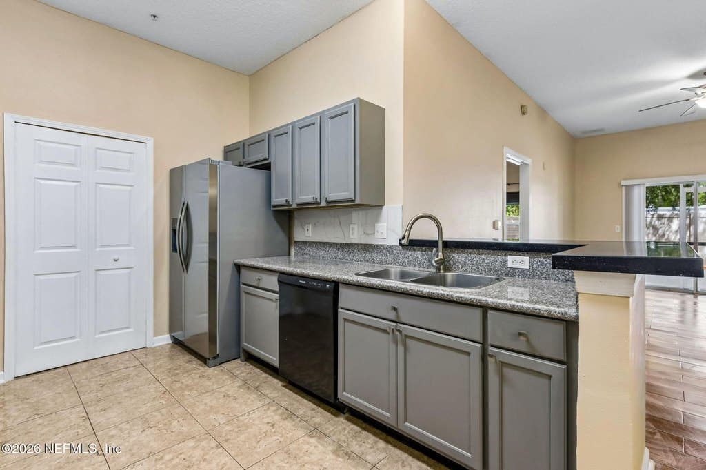 6063 Maggies Cir Unit 106, Jacksonville