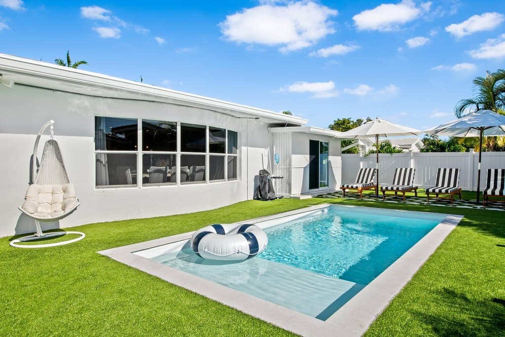 698 W Camino, Boca Raton