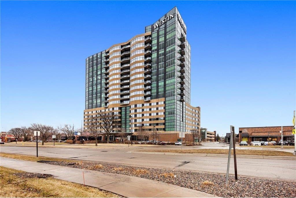 3209 Galleria Unit 1302, Edina